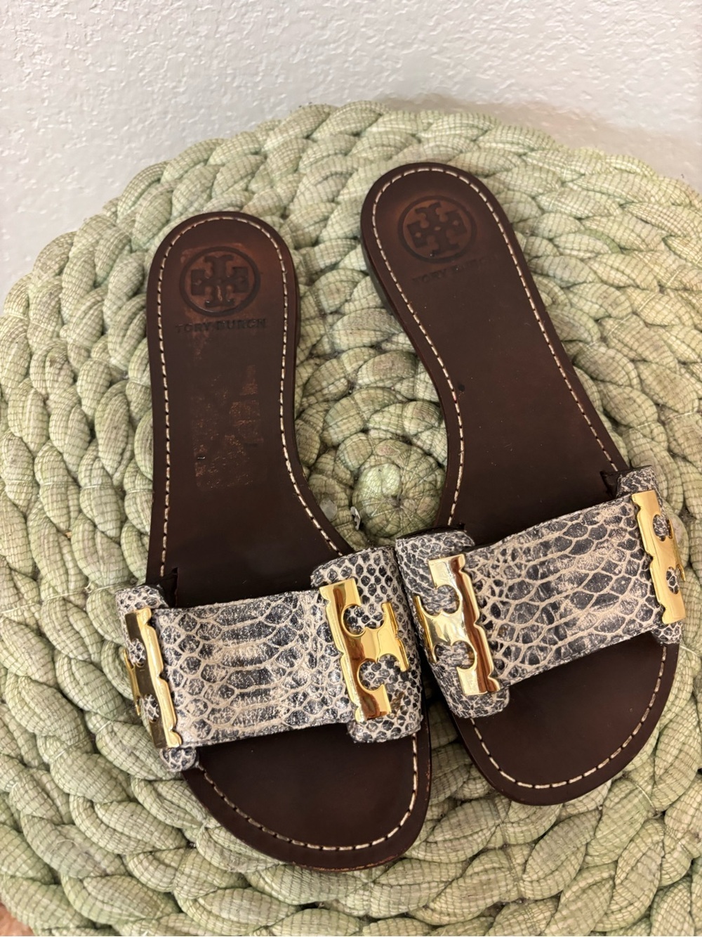 Tory Burch Gail Snakeskin Print Leather Gold T Slip On Flat Sandals